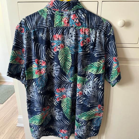 Excellent IZOD XL cotton tropical coastal short sleeve button down barely worn - Picture 3 of 9